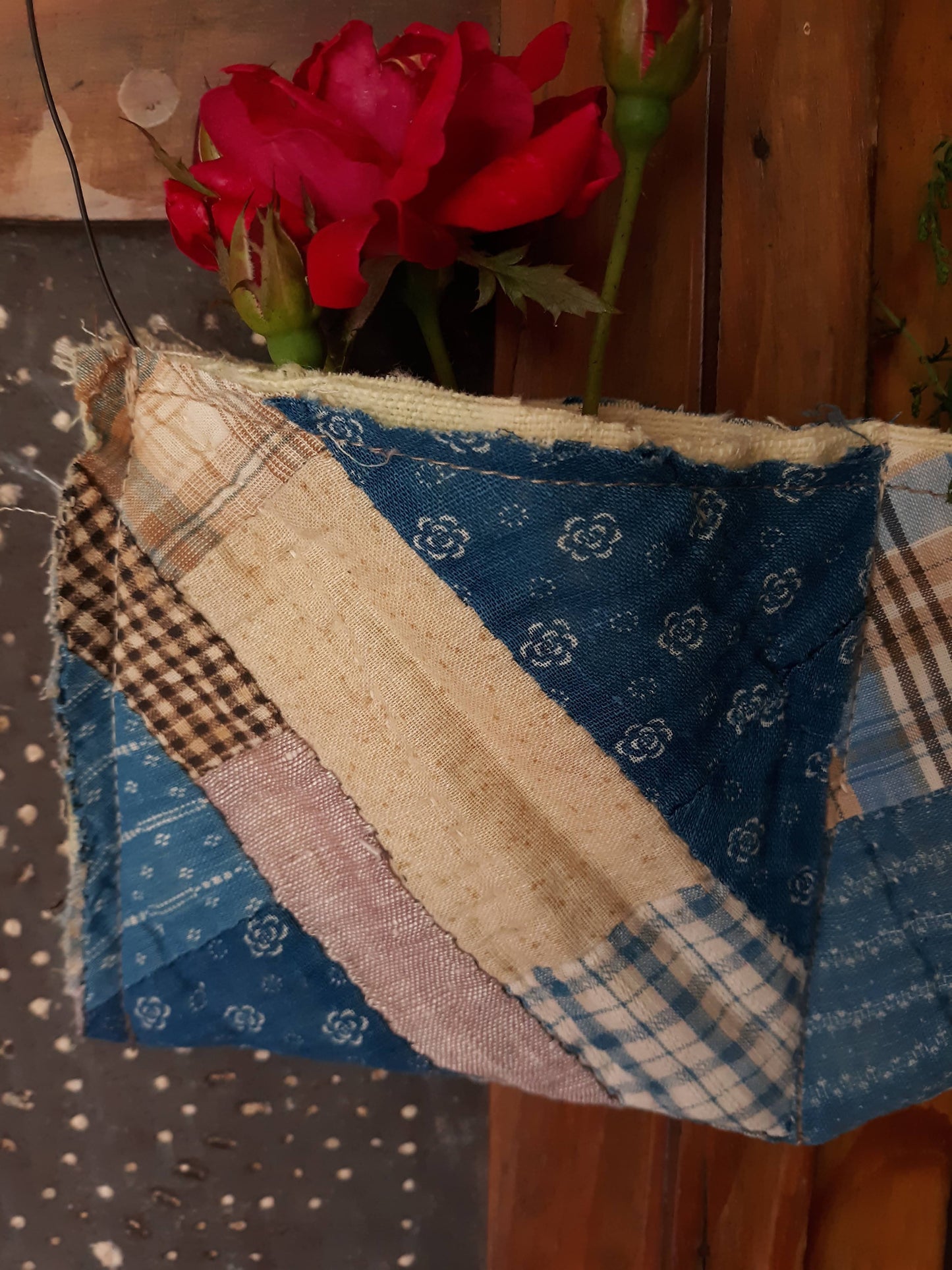 Antique Quilt 2 Pocket Ditty Bag with Wire Handle