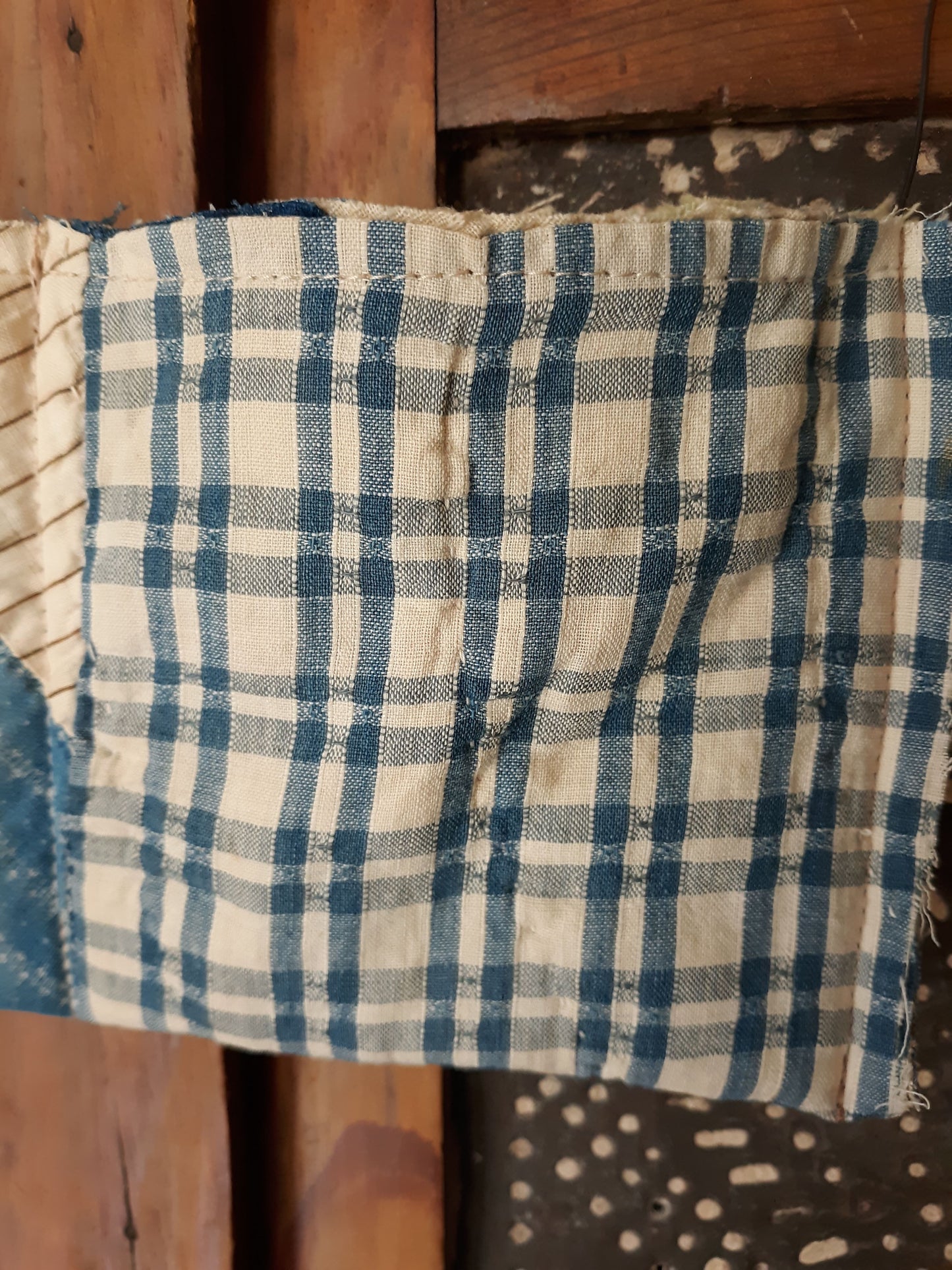 Antique Quilt 2 Pocket Ditty Bag with Wire Handle