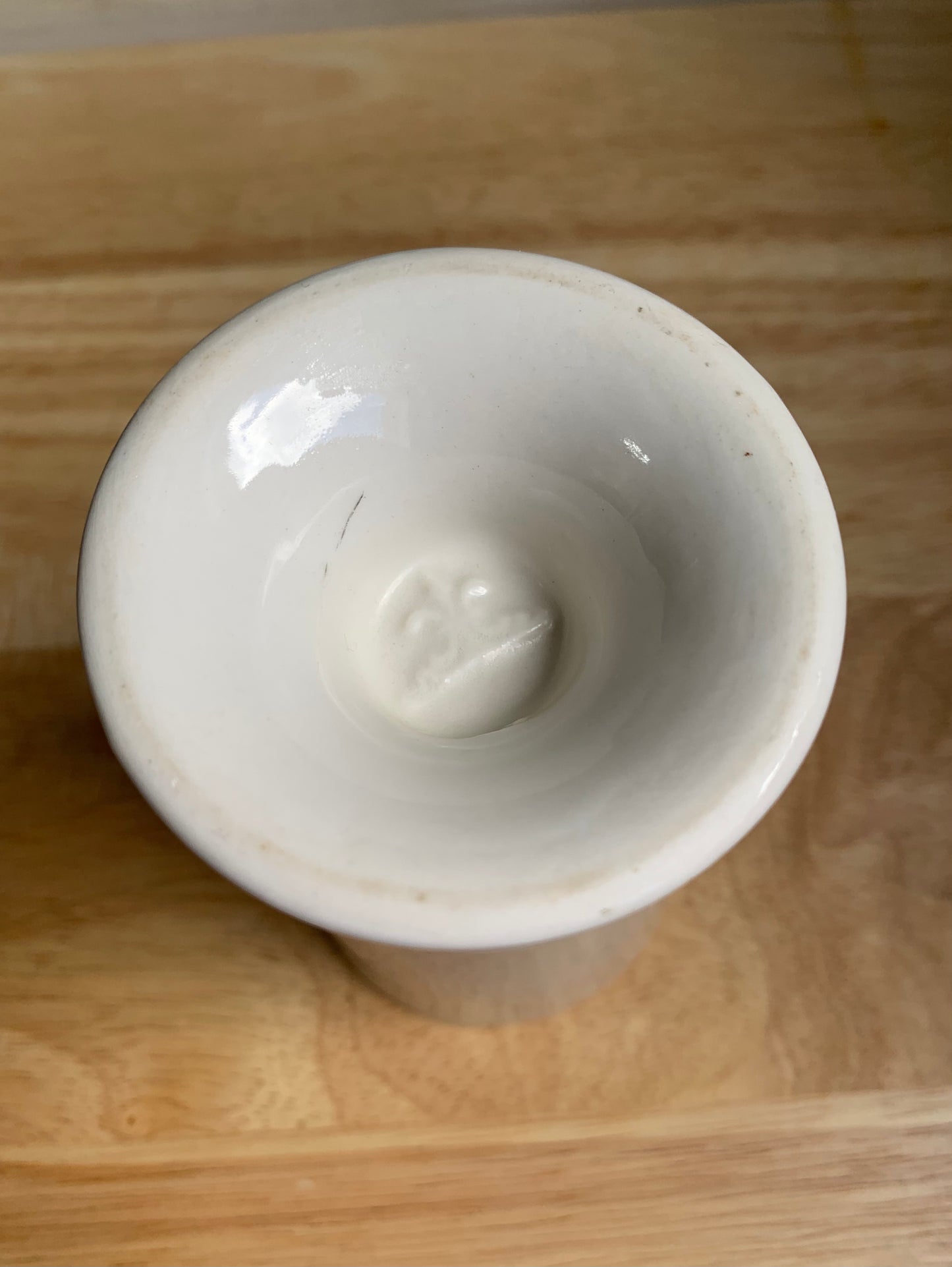 1 Fleur De Lis Vintage White Pedestal Chocolate Mug