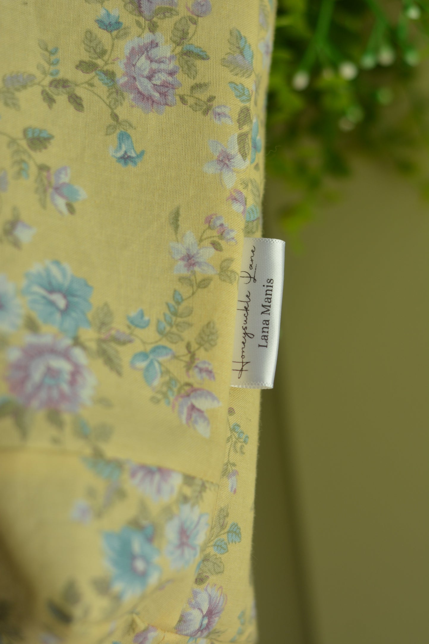 Hydrangeas on Yellow Floral Market Tote Bag