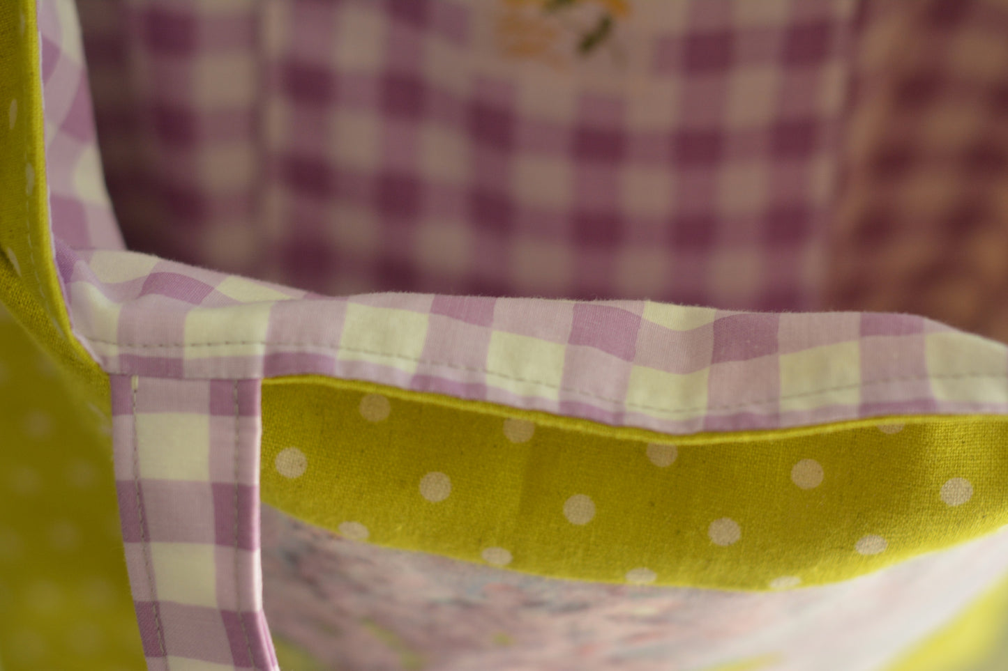 Lilacs & Polka Dots Market Tote Bag