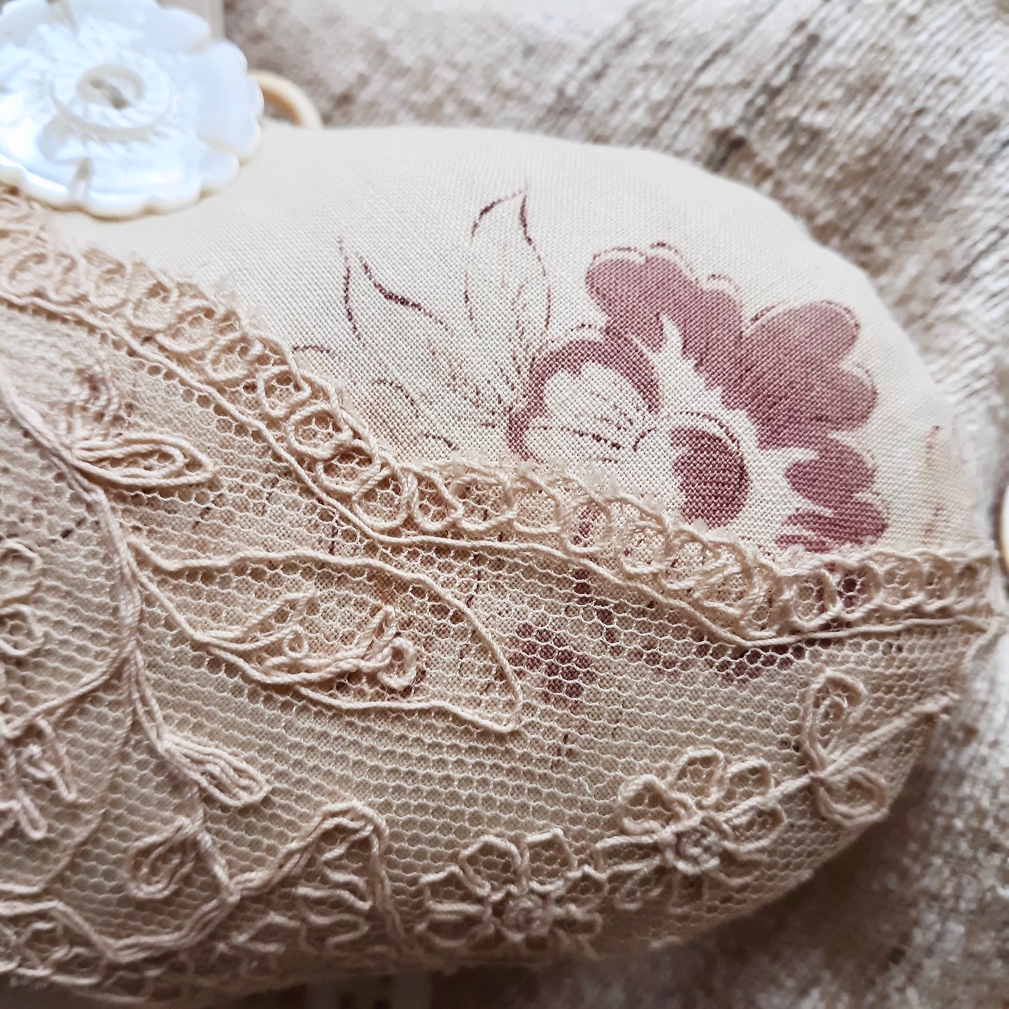 Antique Lace French Heart Lavender Sachet