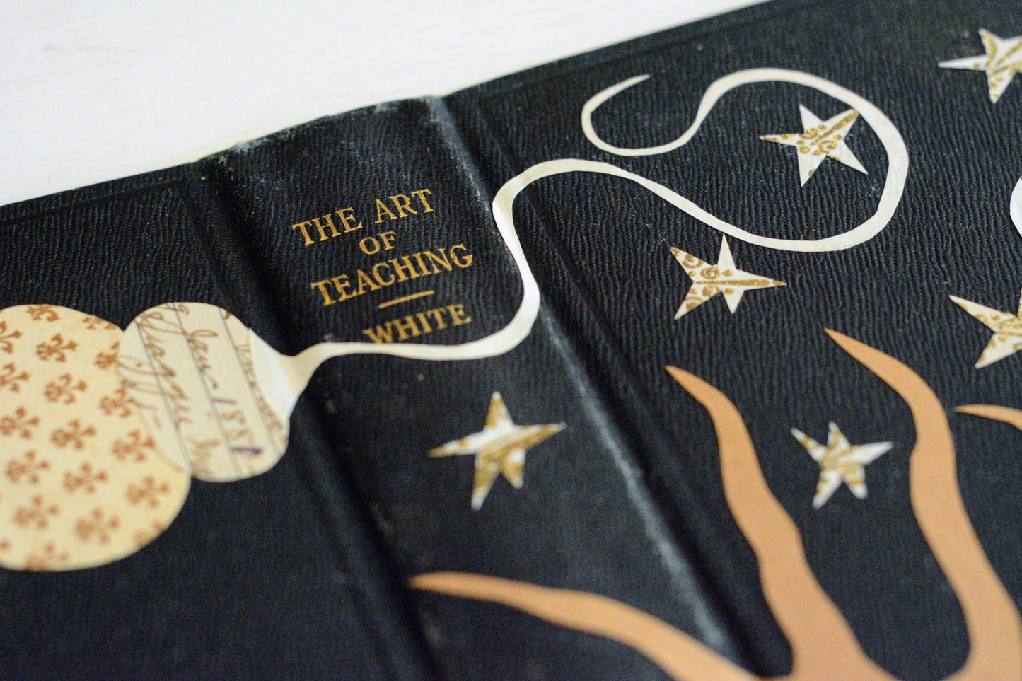 Autumn Papercutting - Beaming Stars