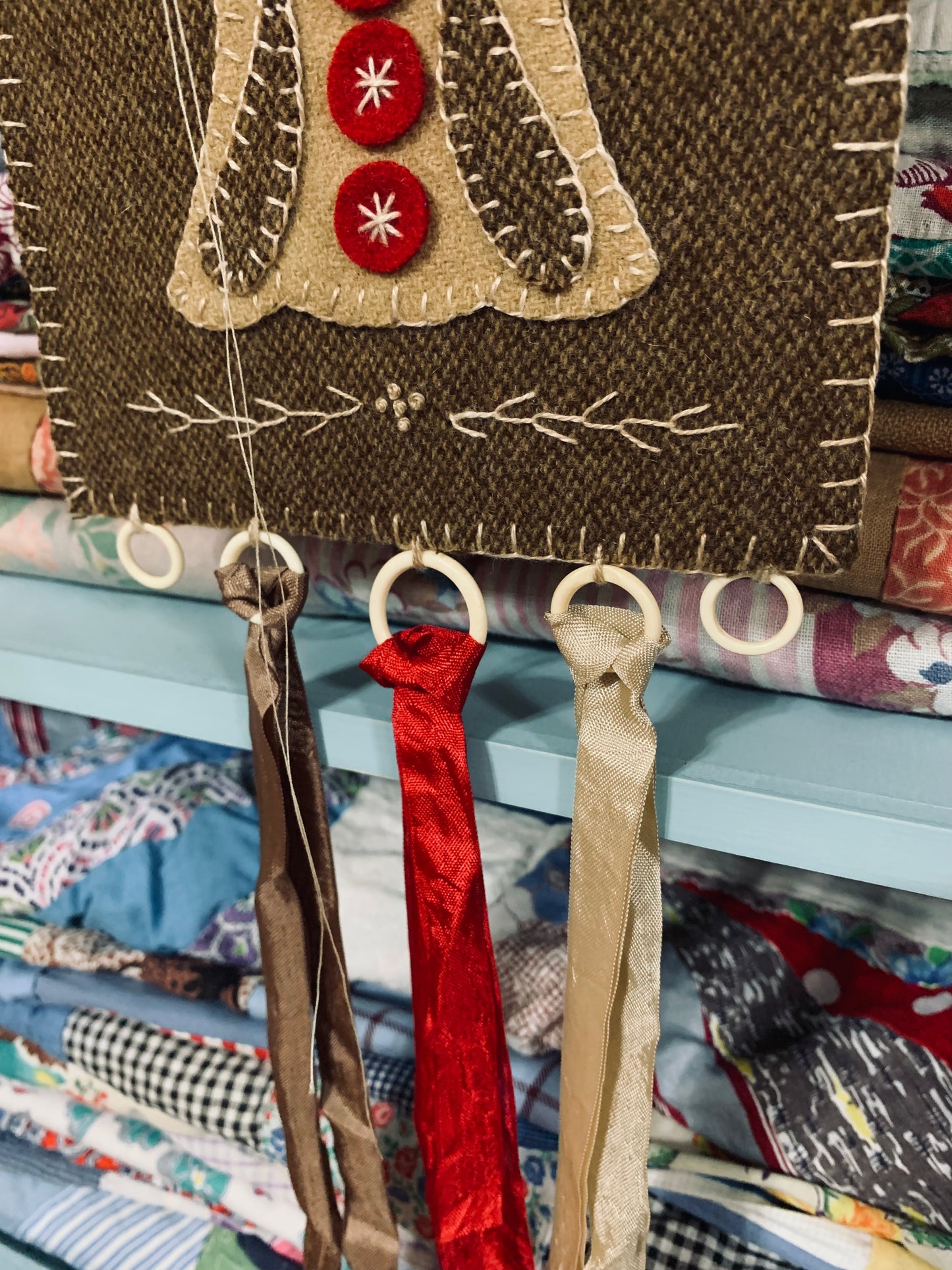 Heart in Hand Folk Art Needle & Thread Keeper