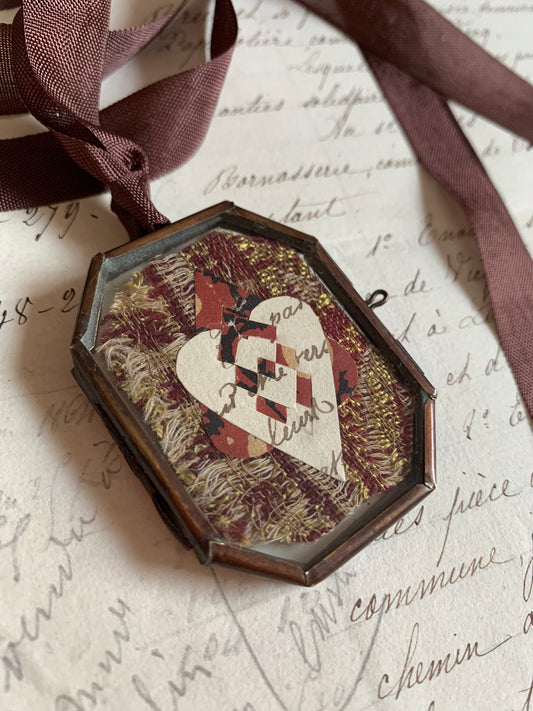 A Victorian Love - Love Token Ornament