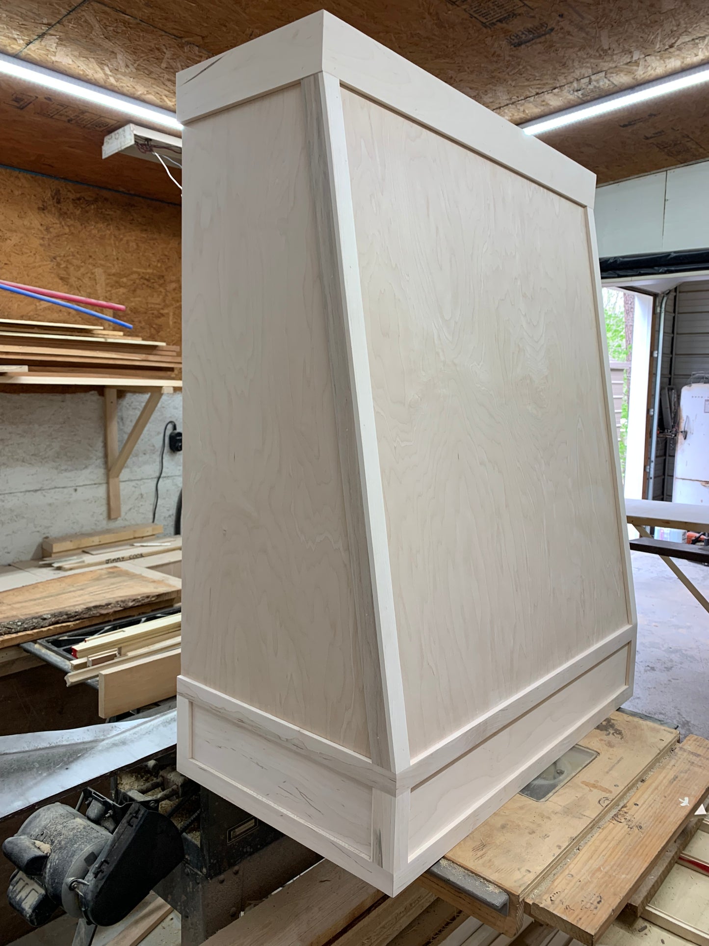 Custom Handcrafted Range Cover - Style: Sloped / Shaker