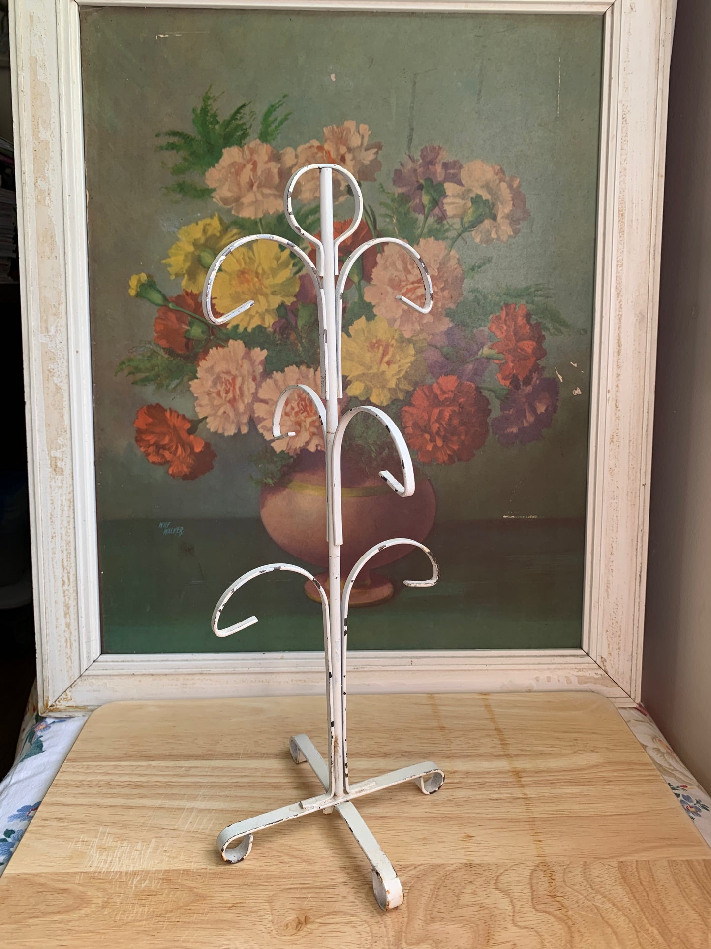 Vintage White Coffee Mug Holder