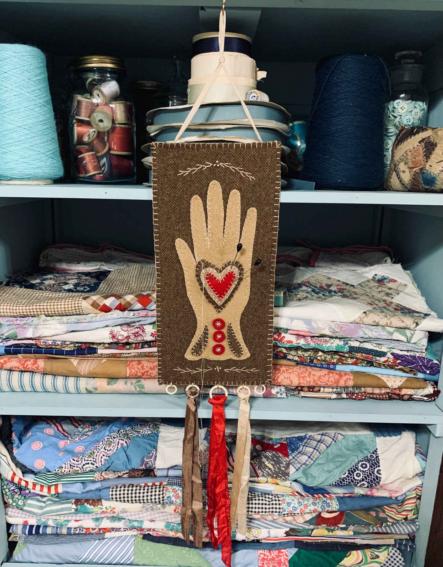 Heart in Hand Folk Art Needle & Thread Keeper