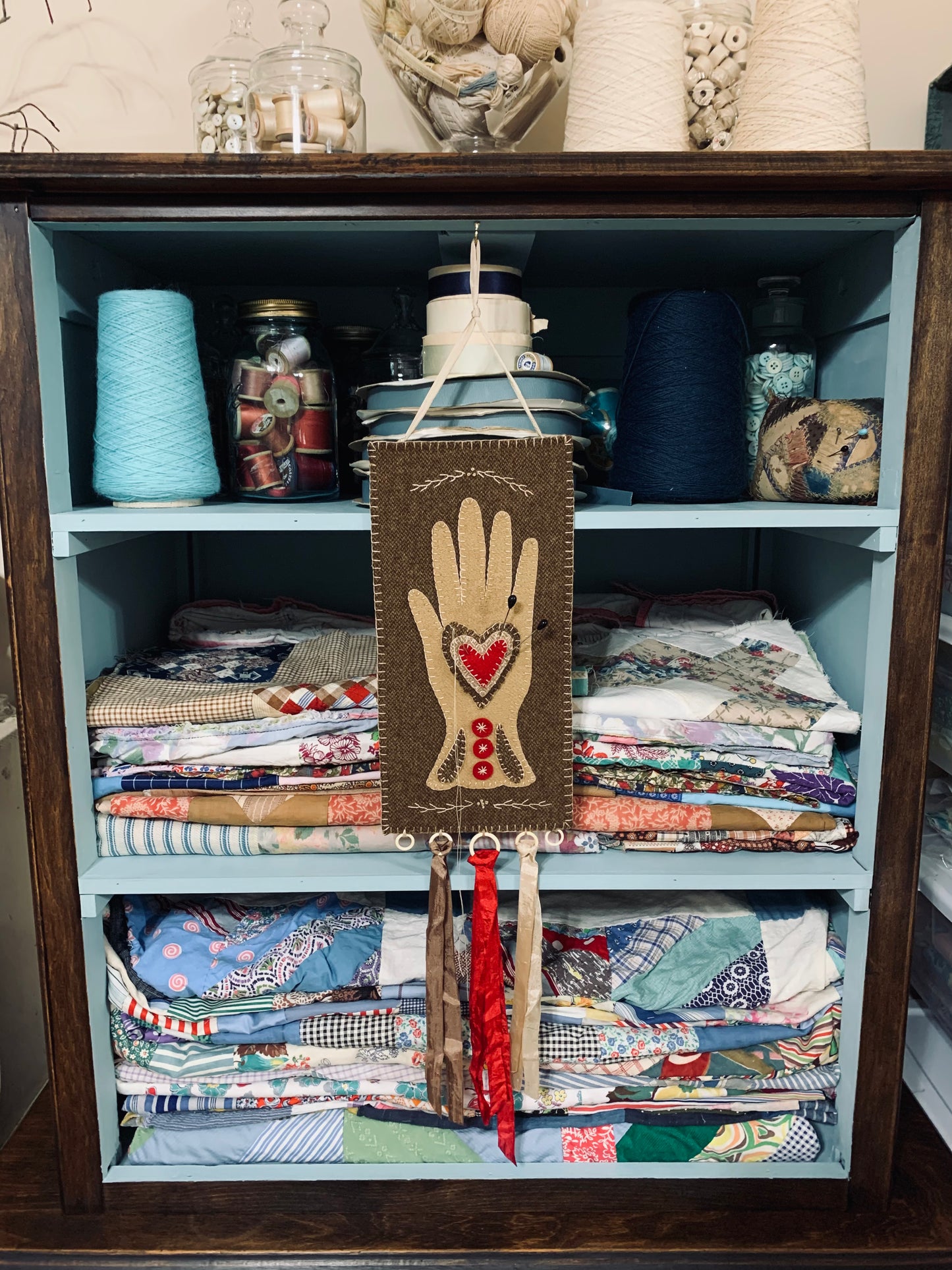 Heart in Hand Folk Art Needle & Thread Keeper