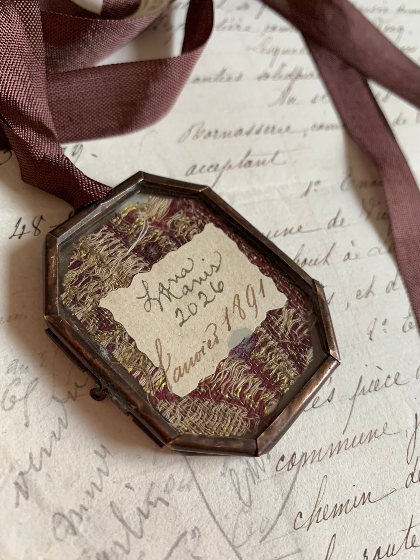 A Victorian Love - Love Token Ornament