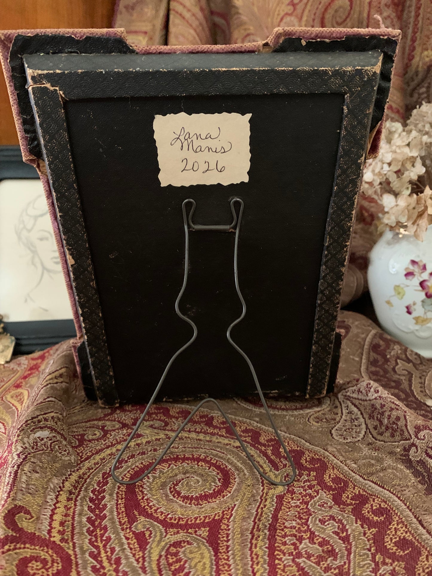 Faded Love, Heart in Hand Love Token - Antique Velvet Frame